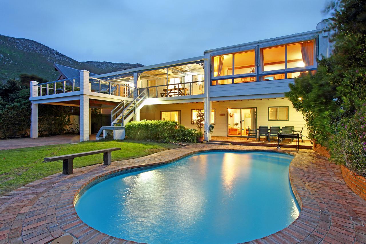 Atlantic Dream Beachfront Villa 스카버러 외부 사진
